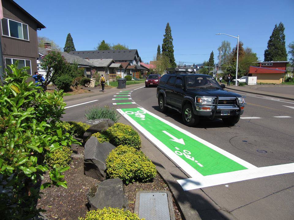 Corvallis' first green bike lane at Van Buren & Kings.