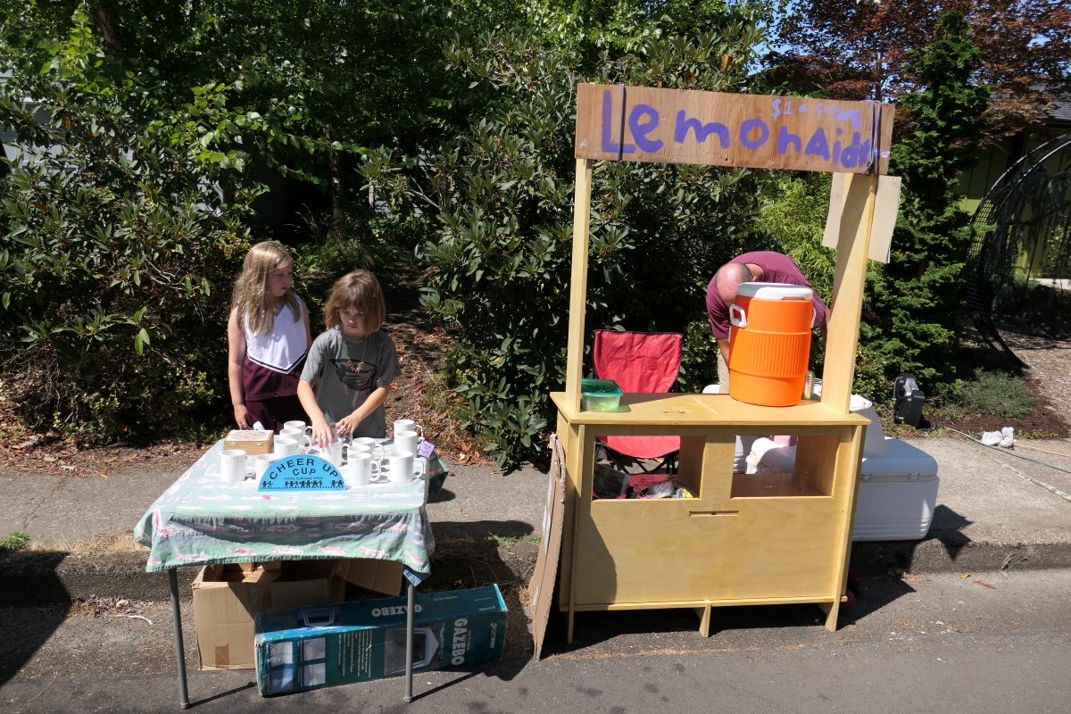 Lemonade stand kiosk