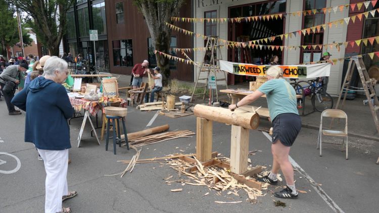 Log hewing with Tarweed Folk School