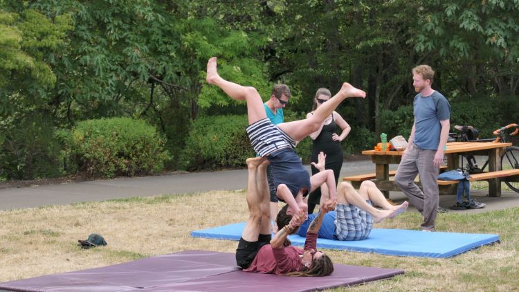 Acro yoga in the park